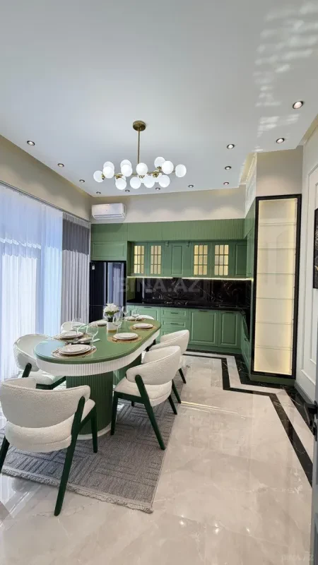 Satılır 5 otaqlı həyət evi 180 m²