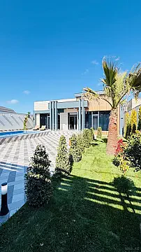 Satılır 5 otaqlı həyət evi 180 m²