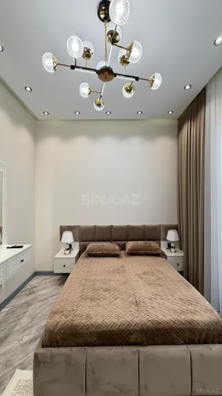 Satılır 5 otaqlı həyət evi 180 m²
