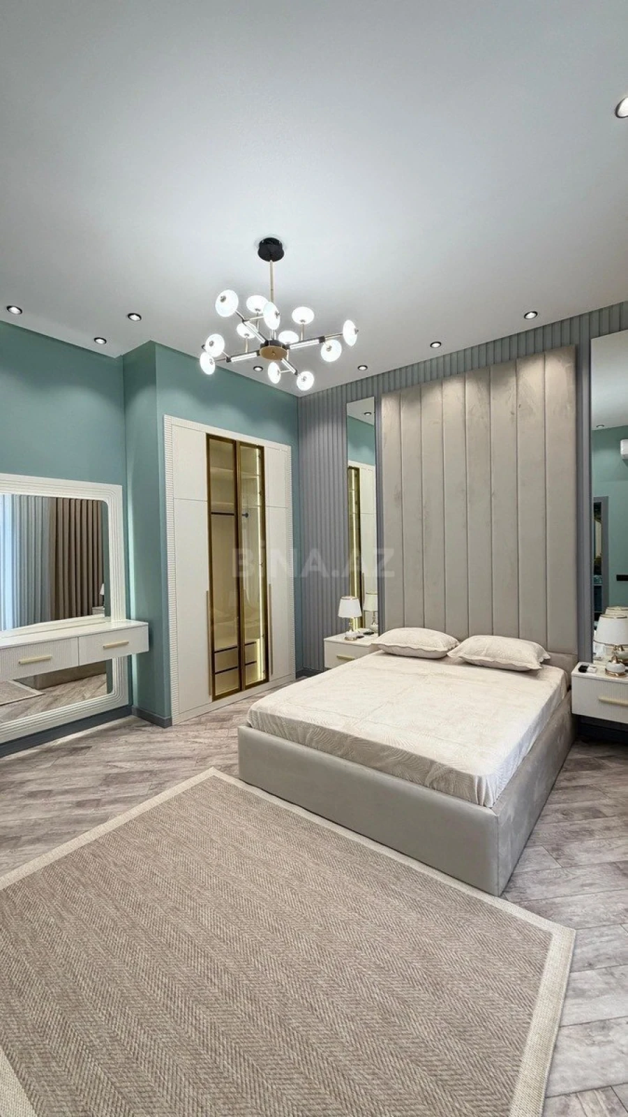 Satılır 5 otaqlı həyət evi 180 m²
