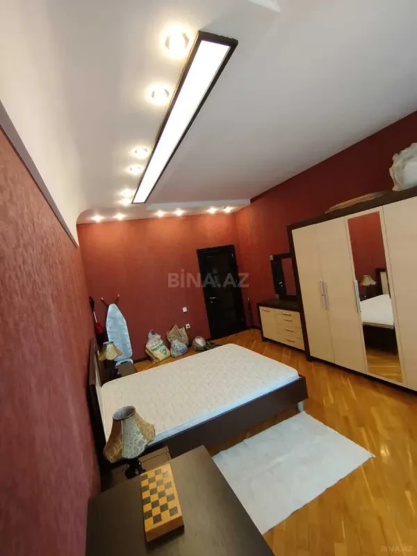 Kirayə verilir 3 otaqlı mənzil 160 m²