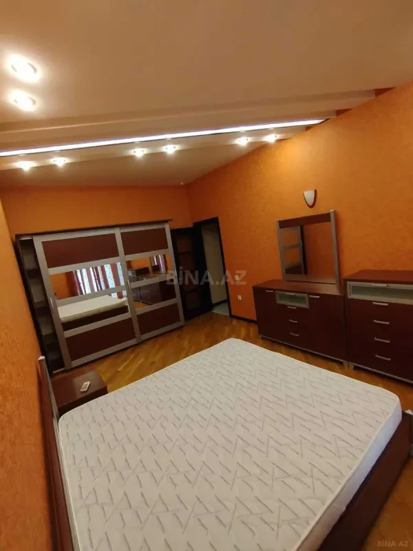 Kirayə verilir 3 otaqlı mənzil 160 m²