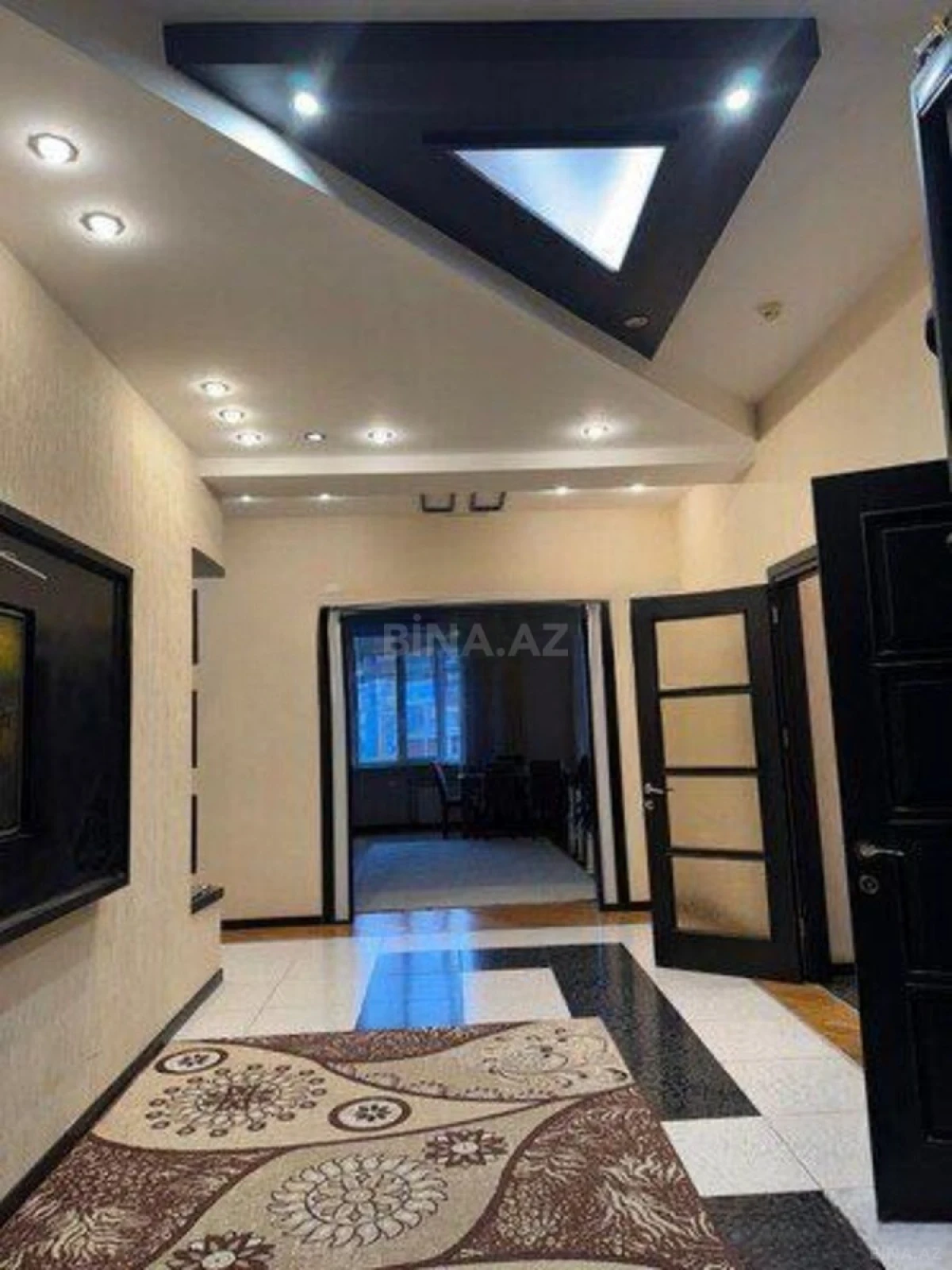Kirayə verilir 3 otaqlı mənzil 160 m²