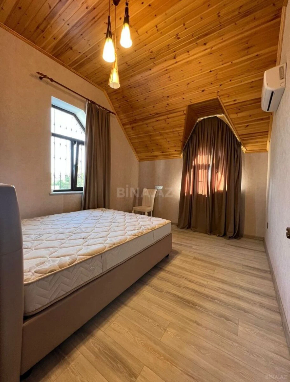 Kirayə verilir 6 otaqlı həyət evi 300 m²