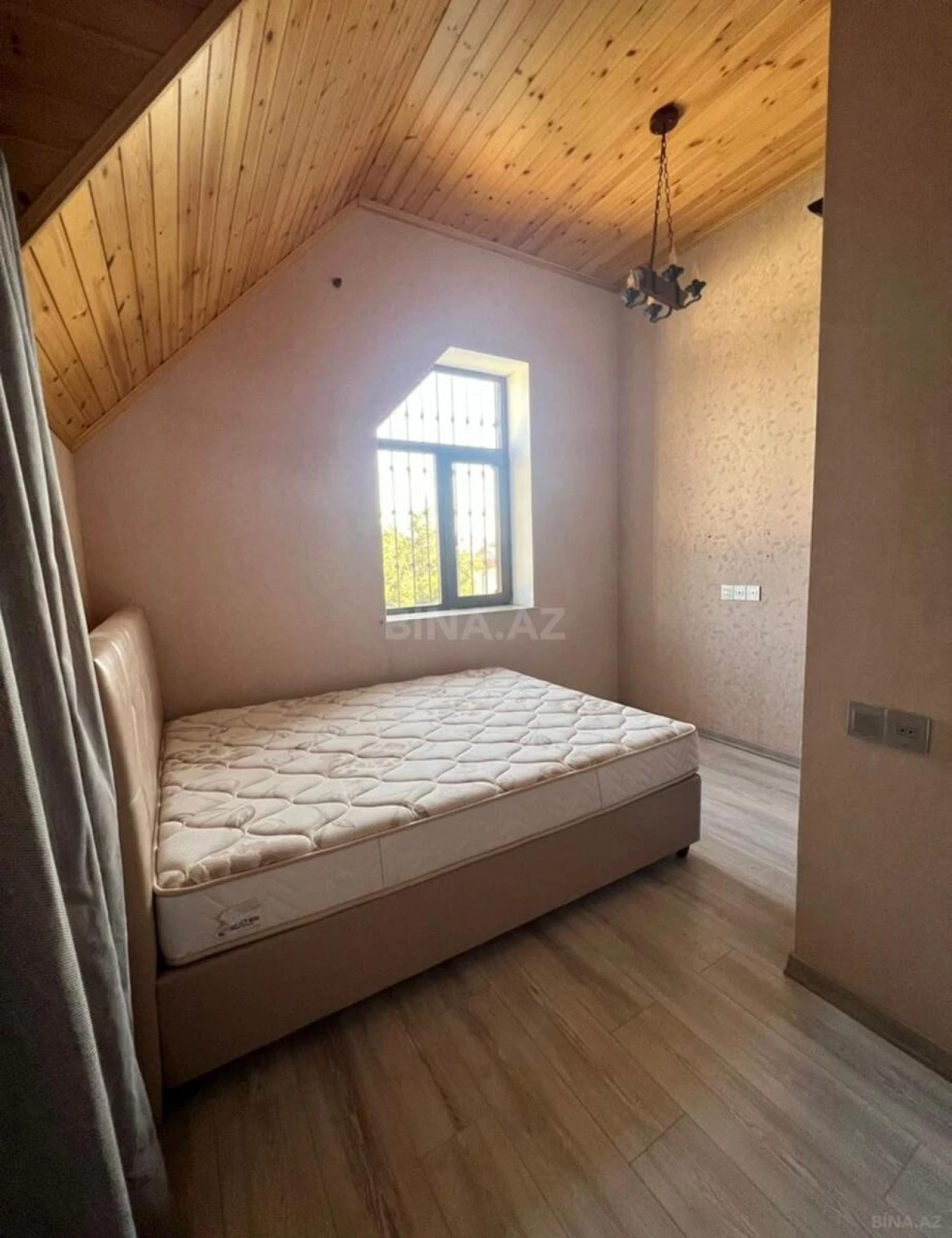 Kirayə verilir 6 otaqlı həyət evi 300 m²