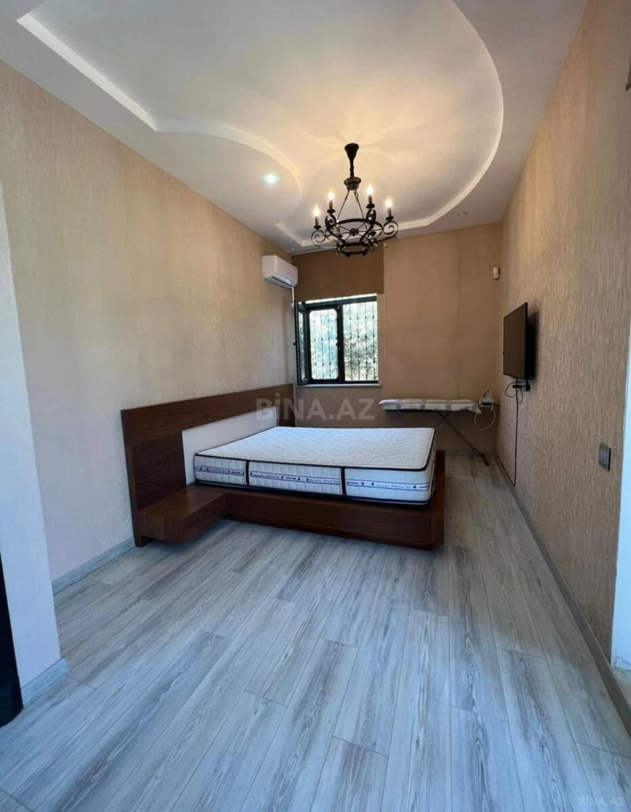 Kirayə verilir 6 otaqlı həyət evi 300 m²