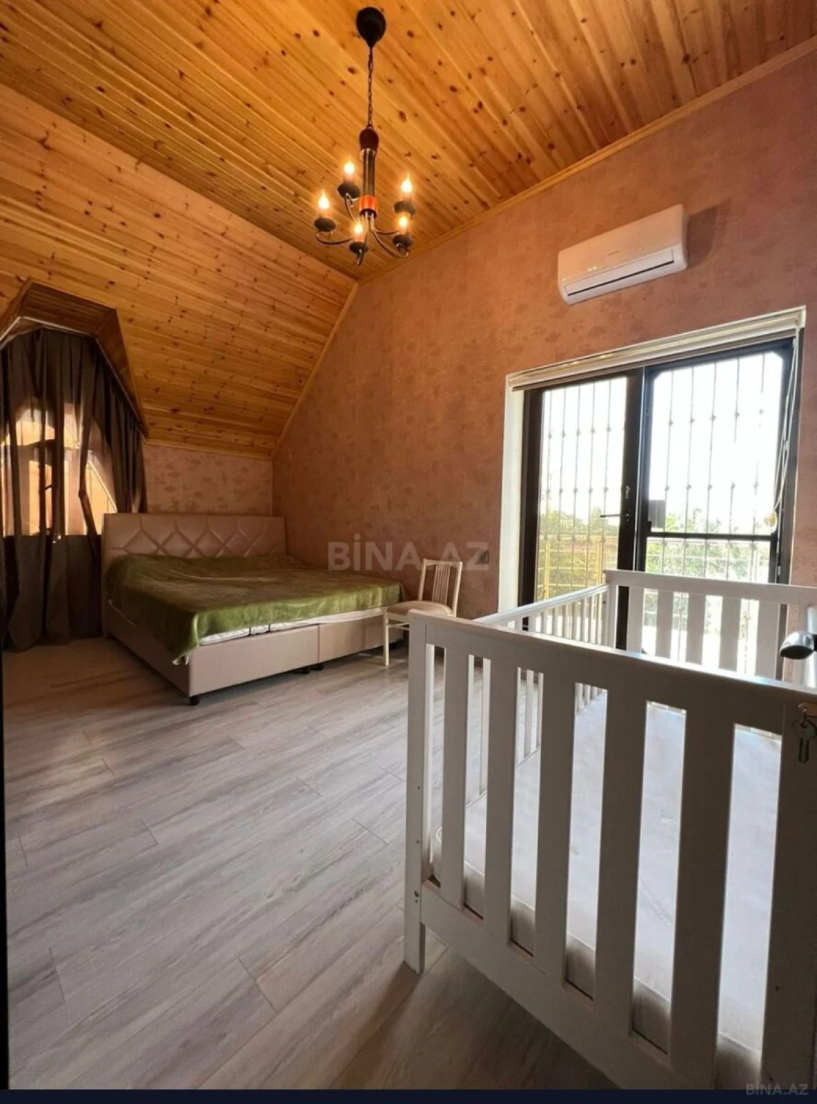 Kirayə verilir 6 otaqlı həyət evi 300 m²