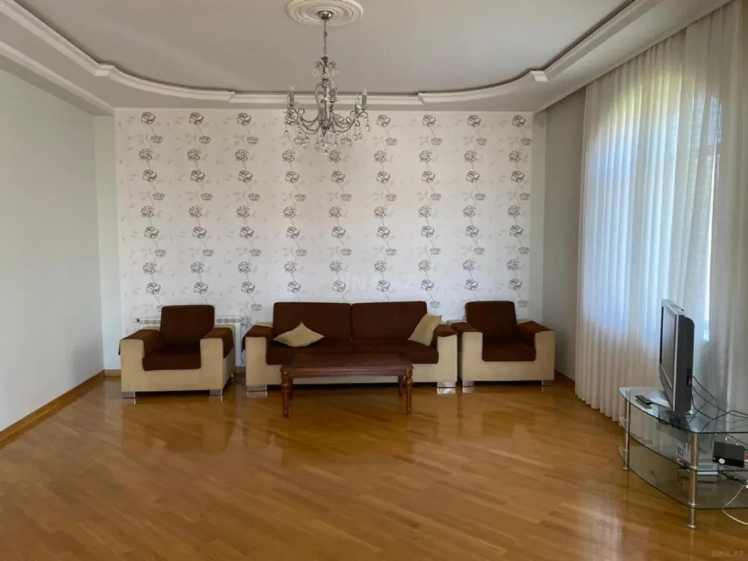 Kirayə verilir 6 otaqlı həyət evi 300 m²