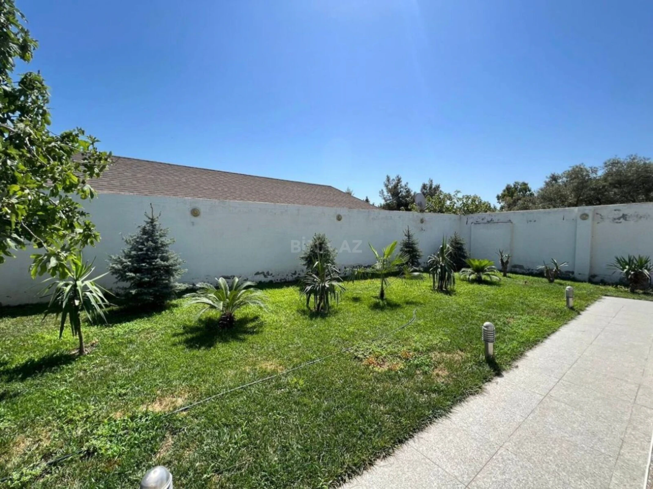 Kirayə verilir 6 otaqlı həyət evi 300 m²