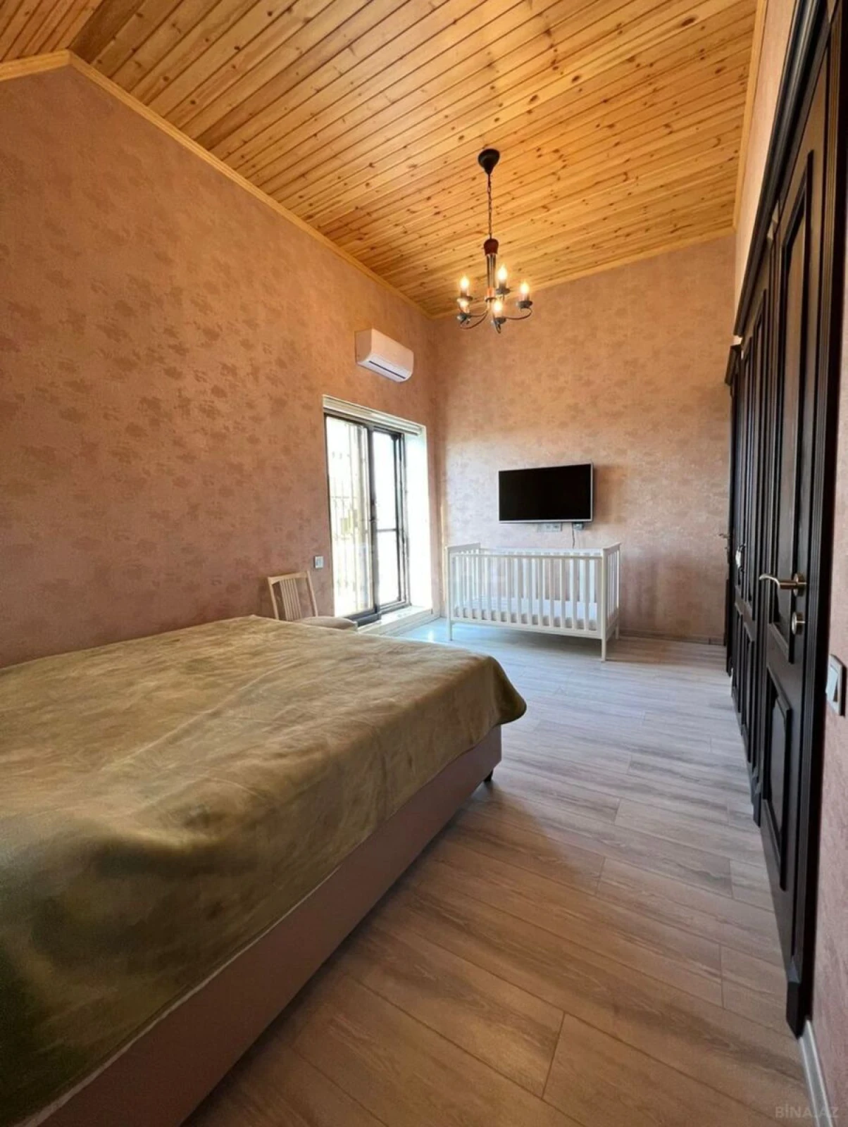 Kirayə verilir 6 otaqlı həyət evi 300 m²