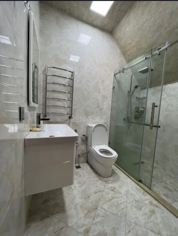 Kirayə verilir 6 otaqlı həyət evi 300 m²