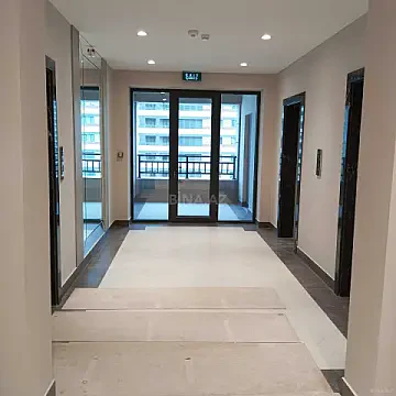 Satılır 4 otaqlı mənzil 195 m²