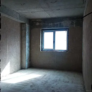 Satılır 4 otaqlı mənzil 195 m²