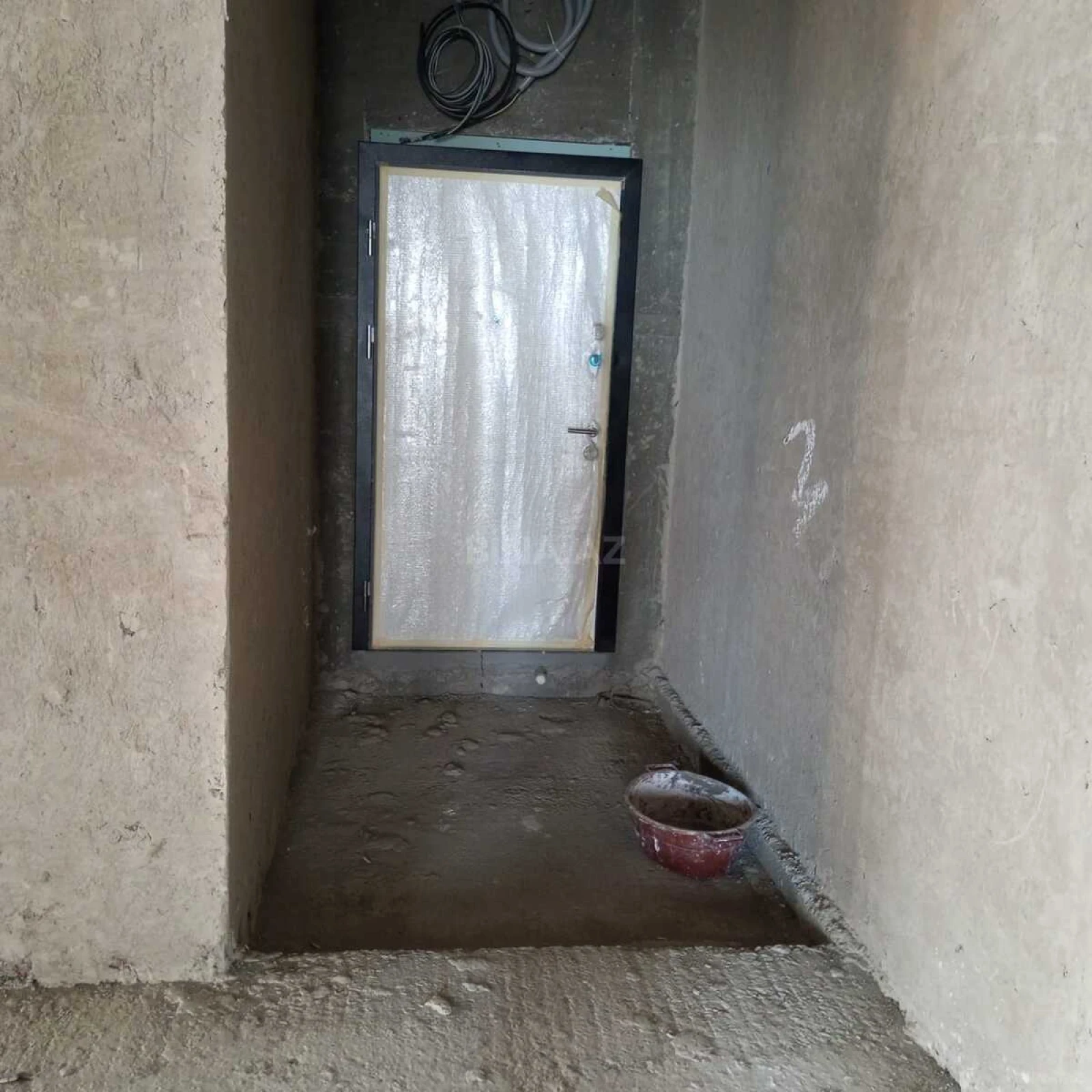 Satılır 4 otaqlı mənzil 195 m²