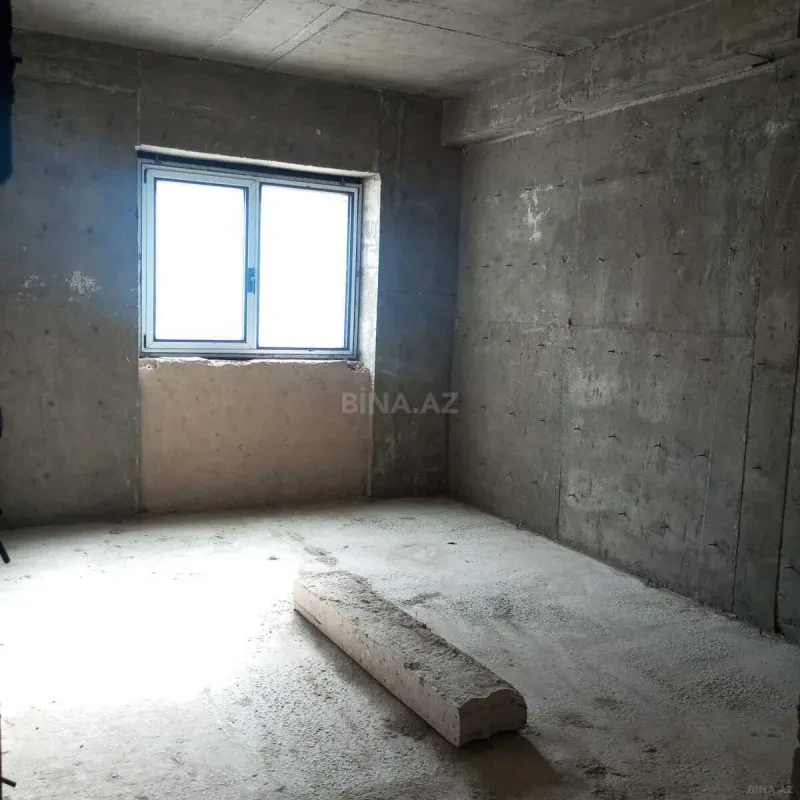 Satılır 4 otaqlı mənzil 195 m²