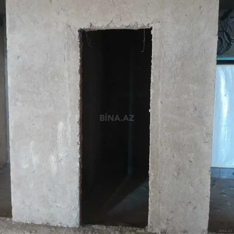 Satılır 4 otaqlı mənzil 195 m²