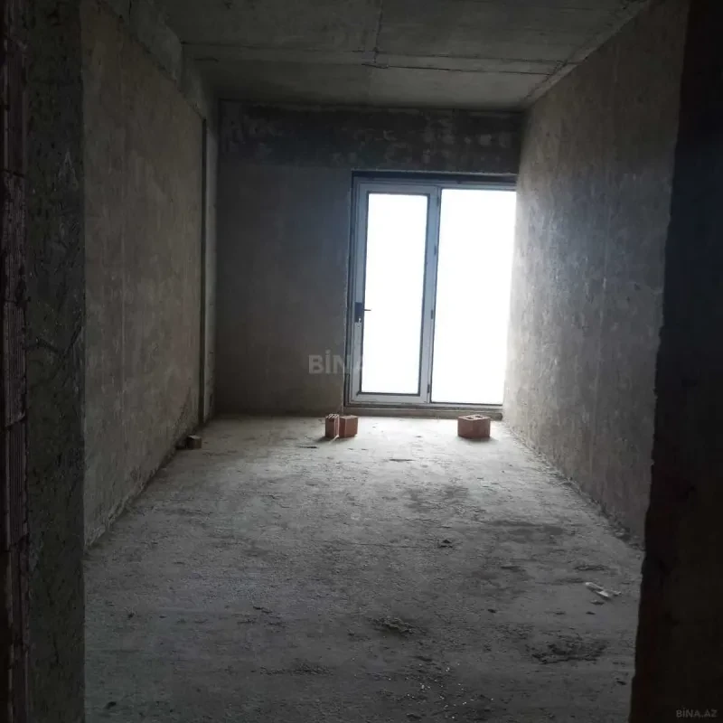 Satılır 4 otaqlı mənzil 195 m²