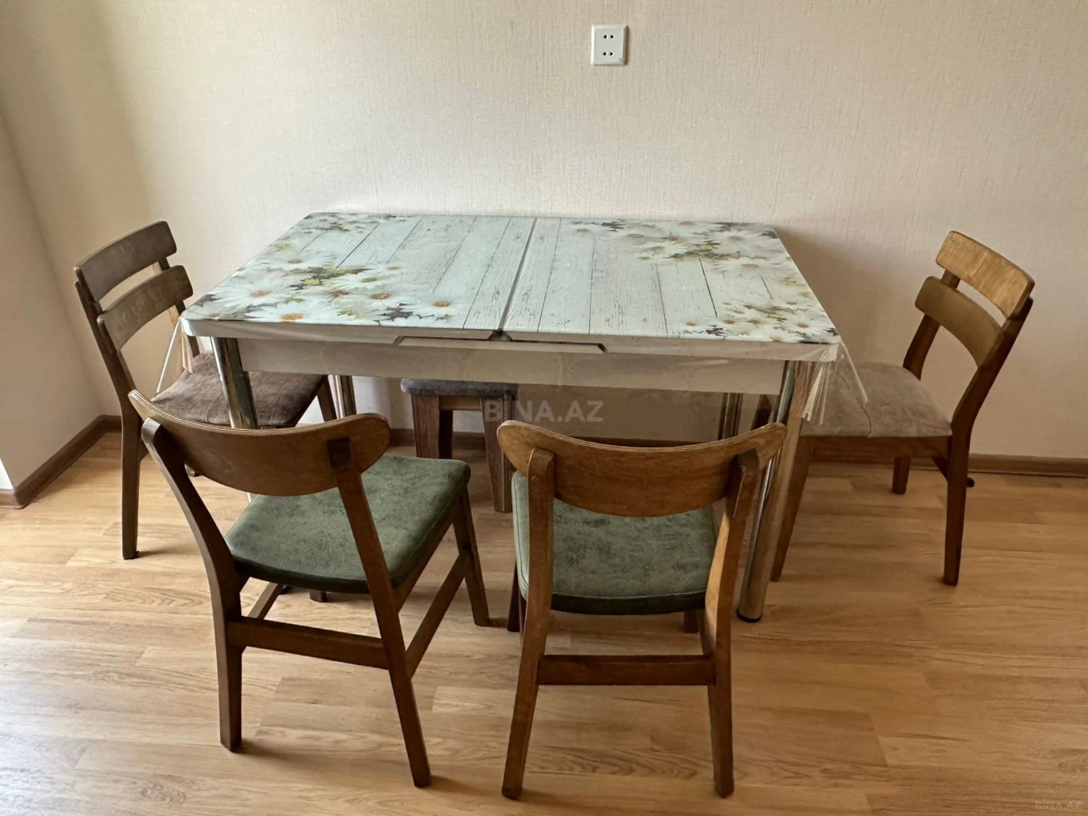 Kirayə verilir 3 otaqlı mənzil 90 m²