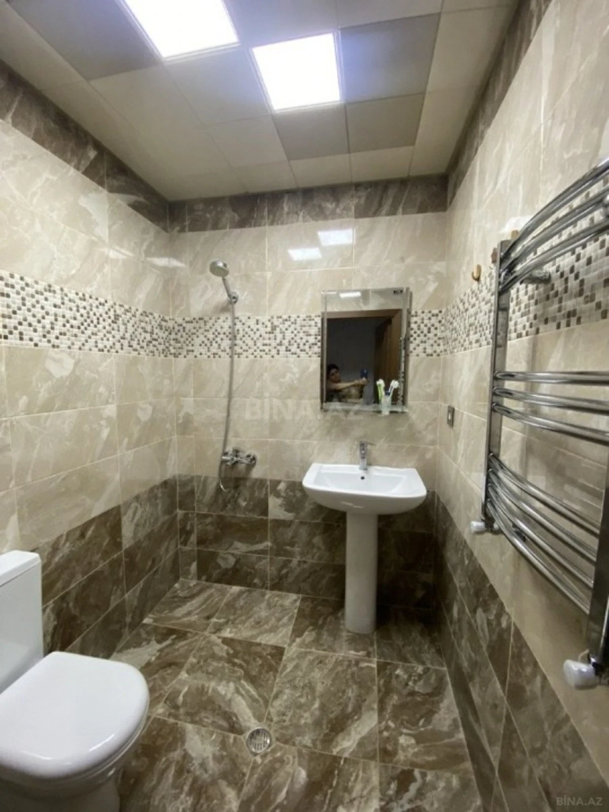 Satılır 3 otaqlı mənzil 117 m²