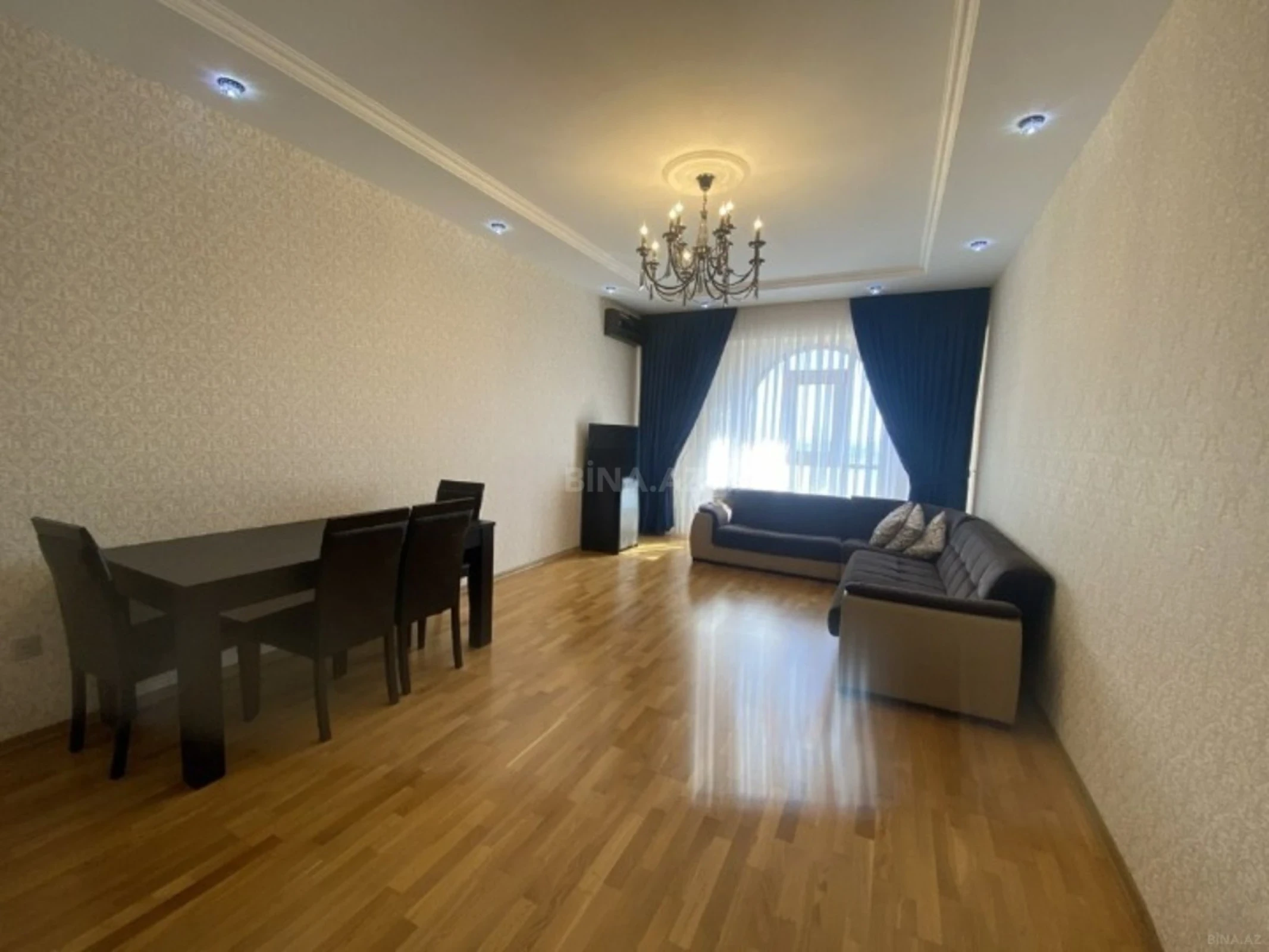 Satılır 3 otaqlı mənzil 117 m²