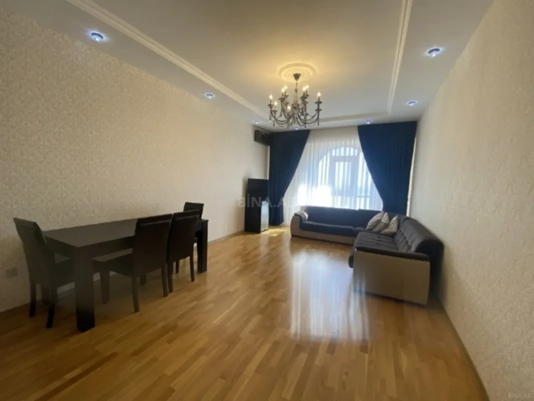 Satılır 3 otaqlı mənzil 117 m²