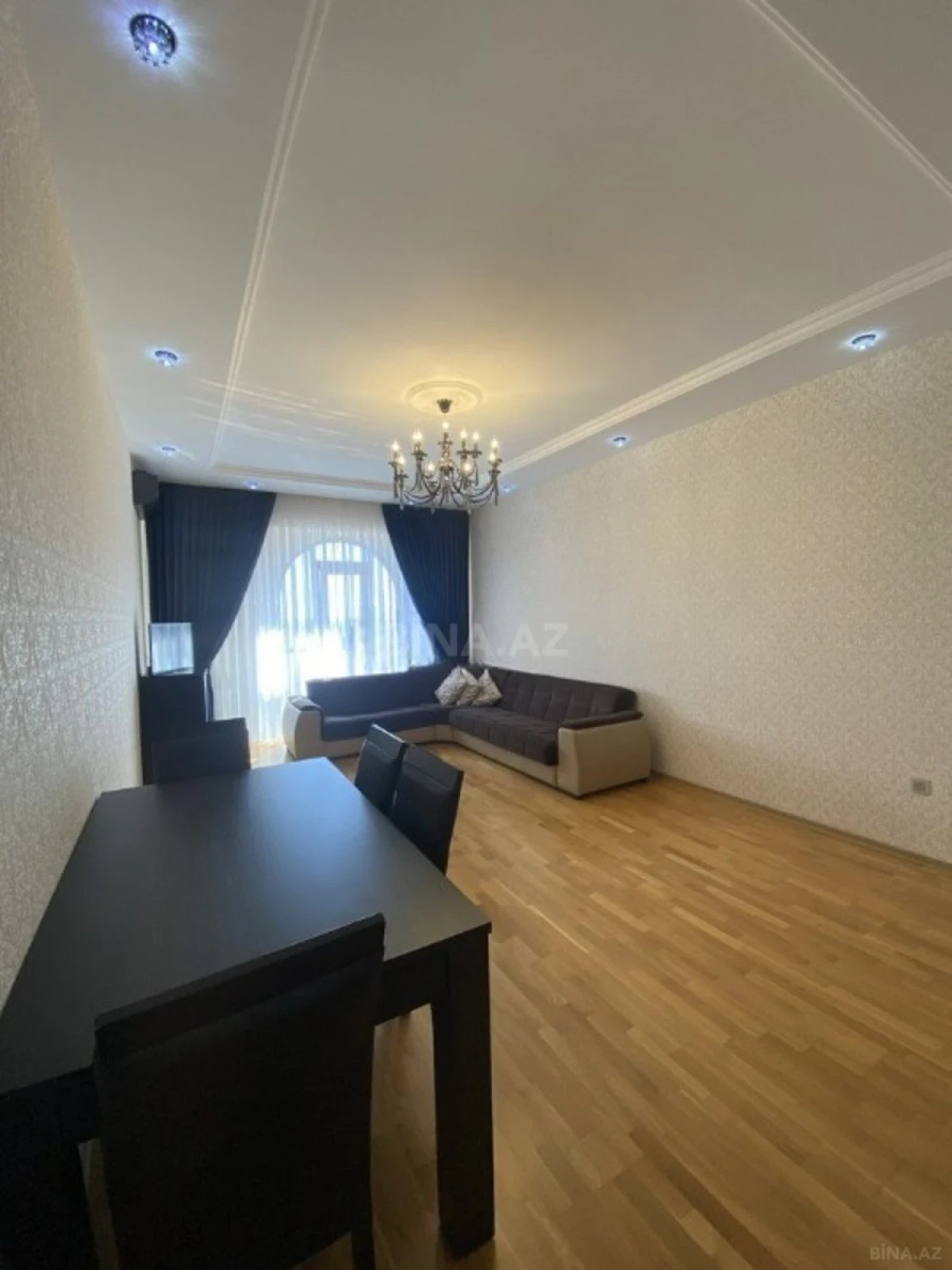 Satılır 3 otaqlı mənzil 117 m²