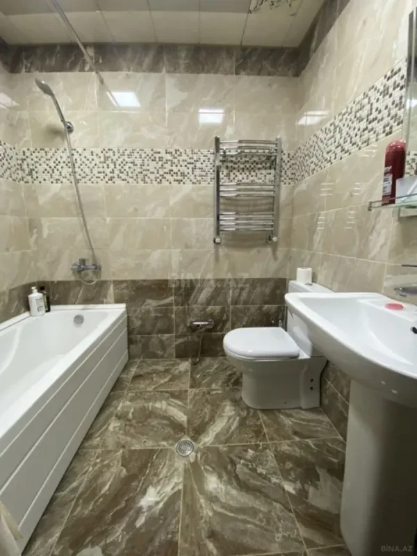 Satılır 3 otaqlı mənzil 117 m²