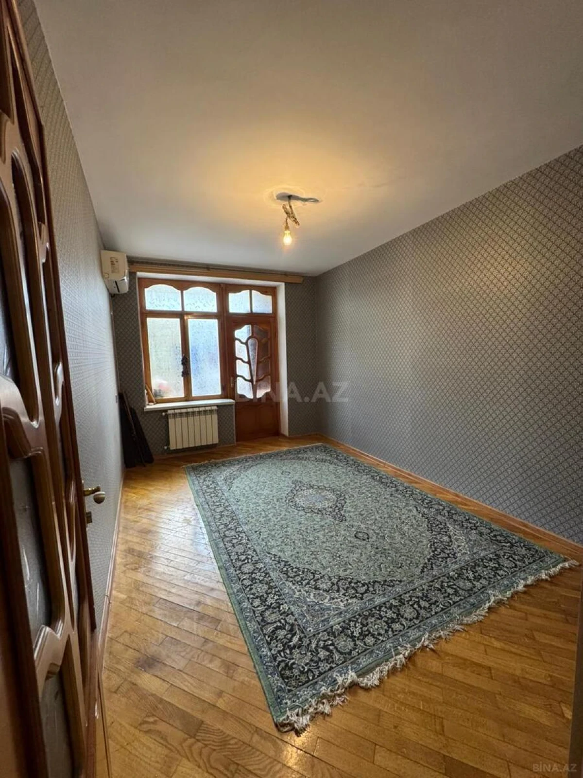 Satılır 4 otaqlı mənzil 100 m²