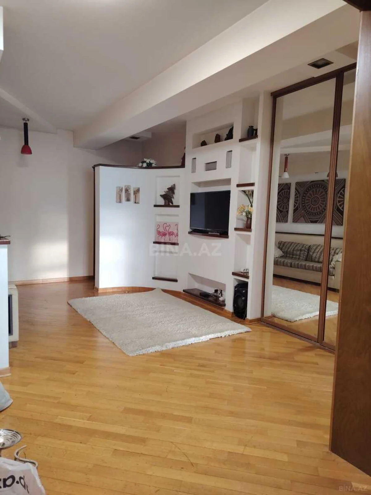 Kirayə verilir 3 otaqlı mənzil 120 m²