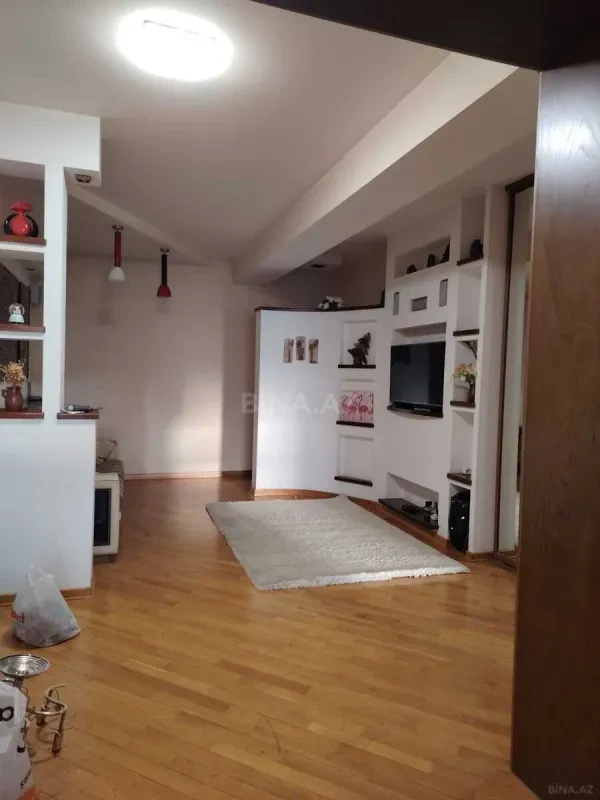 Kirayə verilir 3 otaqlı mənzil 120 m²
