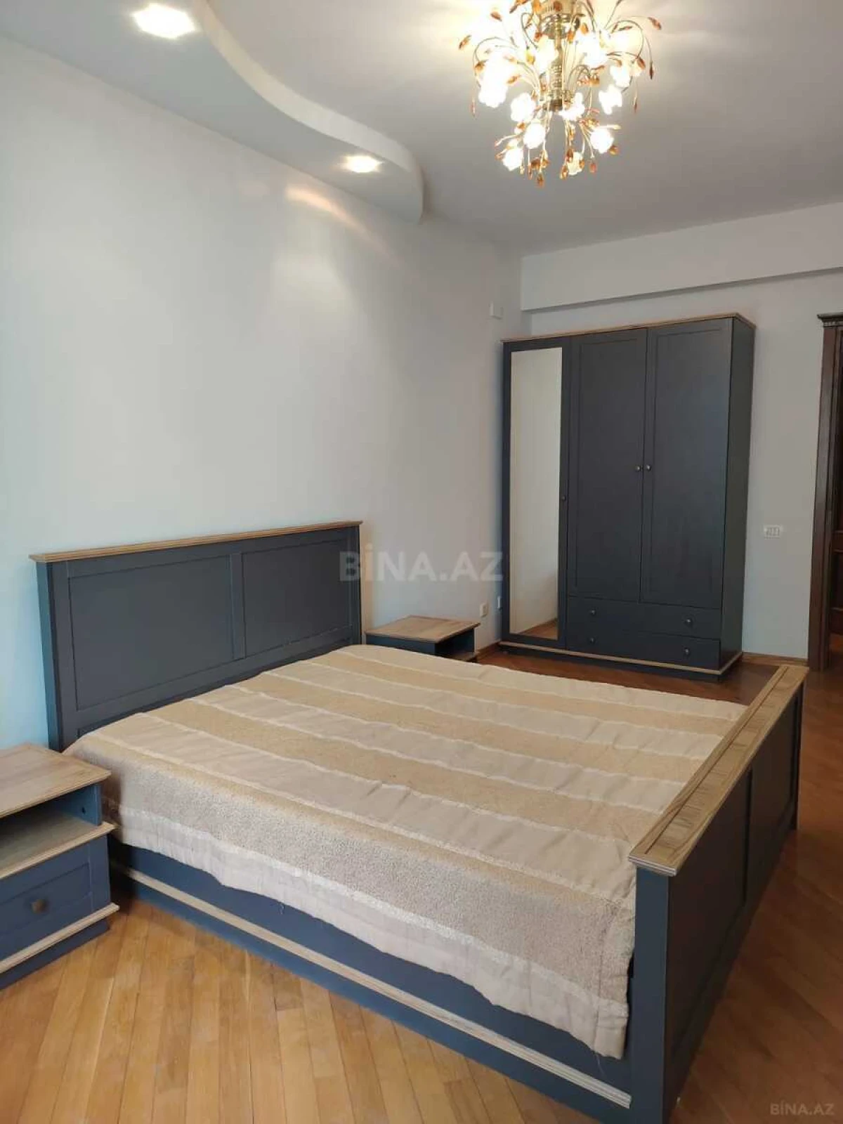 Kirayə verilir 3 otaqlı mənzil 120 m²