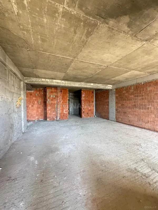 Satılır 3 otaqlı mənzil 166 m²