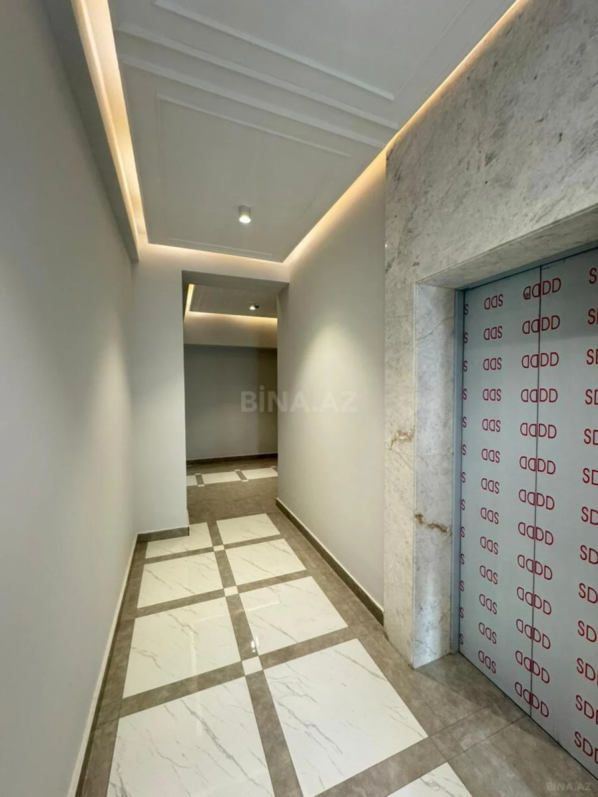 Satılır 3 otaqlı mənzil 166 m²