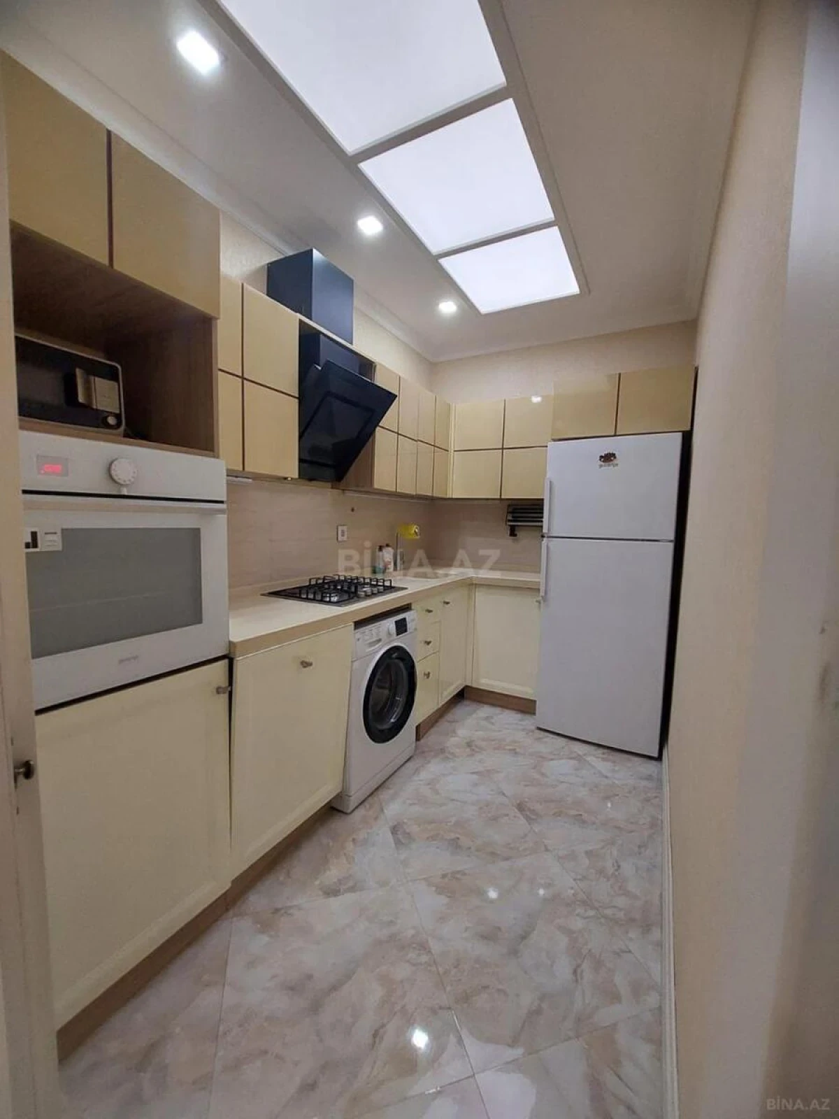 Kirayə verilir 2 otaqlı mənzil 82 m²