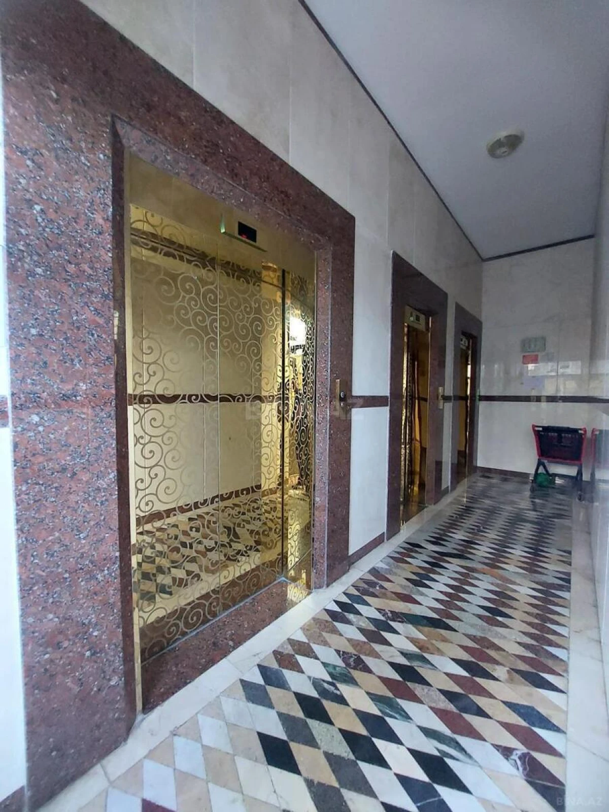 Kirayə verilir 2 otaqlı mənzil 82 m²