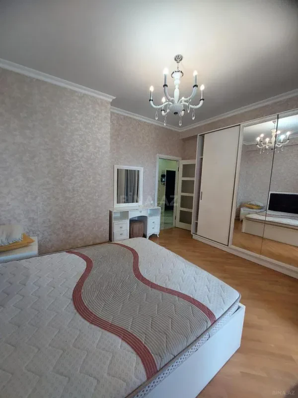 Kirayə verilir 2 otaqlı mənzil 82 m²