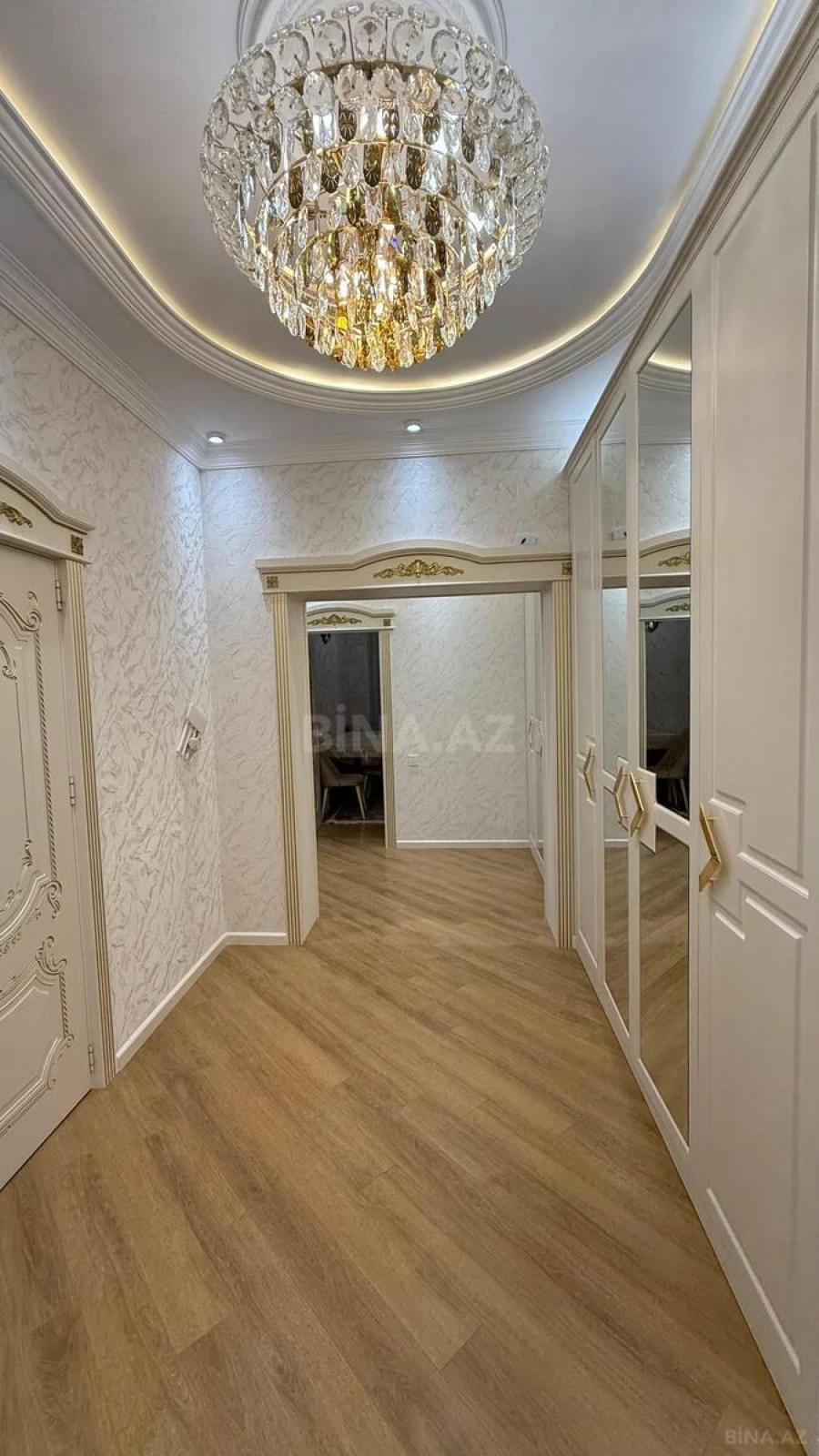 Satılır 3 otaqlı mənzil 98 m²
