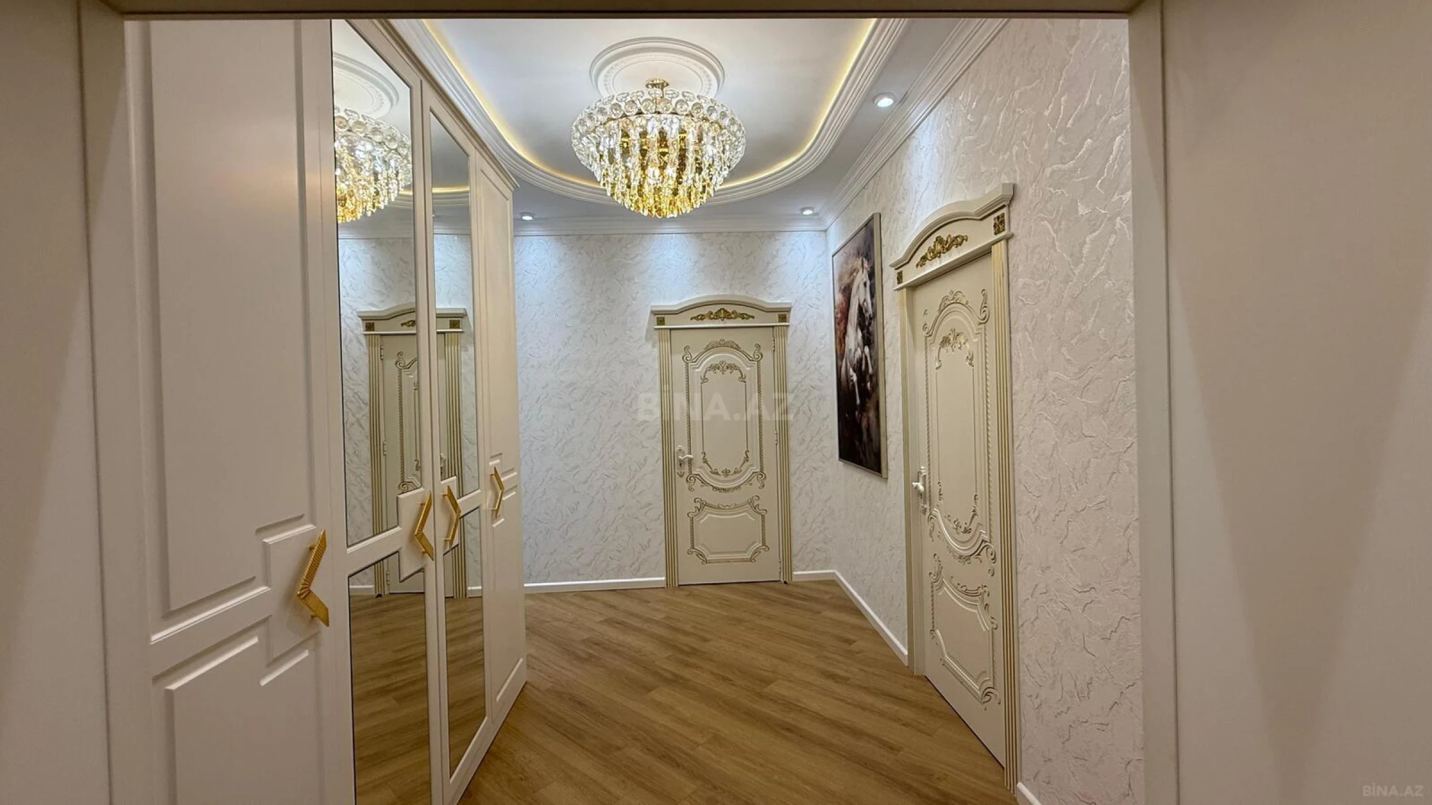 Satılır 3 otaqlı mənzil 98 m²