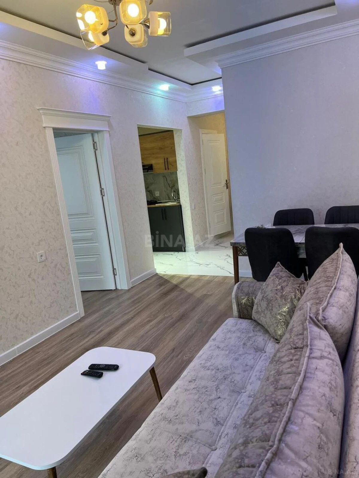 Kirayə verilir 2 otaqlı mənzil 60 m²
