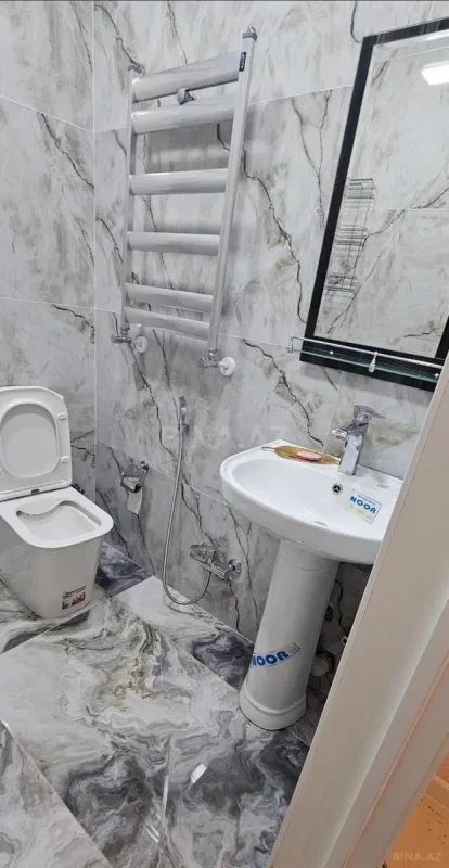 Kirayə verilir 2 otaqlı mənzil 60 m²