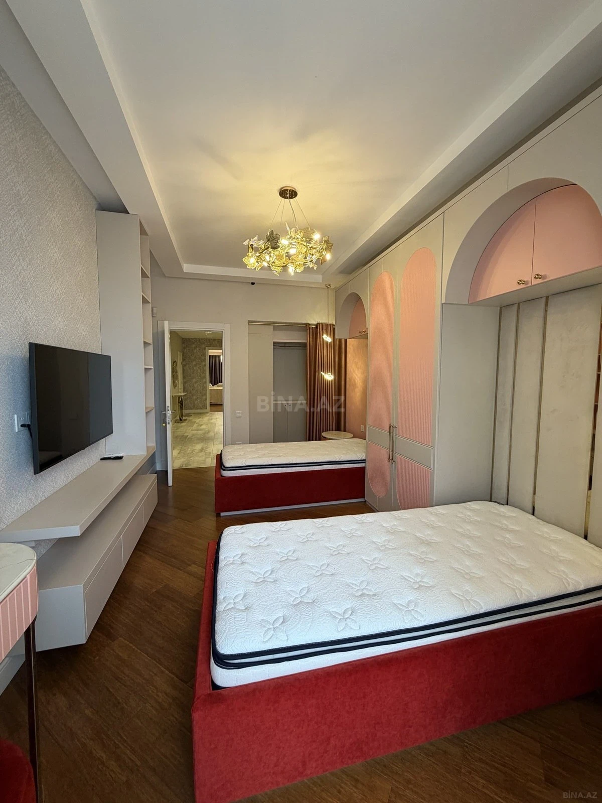 Satılır 3 otaqlı mənzil 167 m²