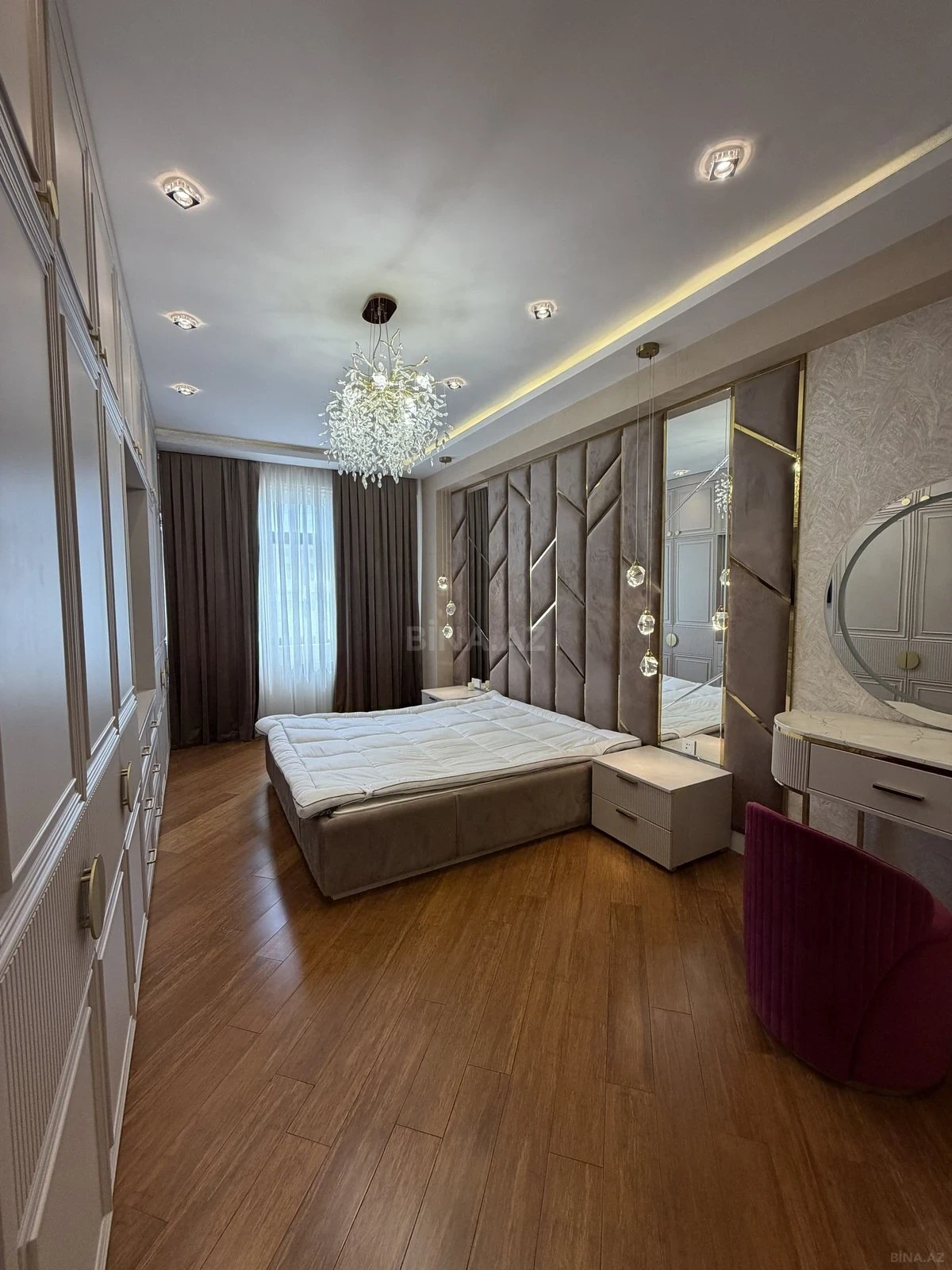 Satılır 3 otaqlı mənzil 167 m²