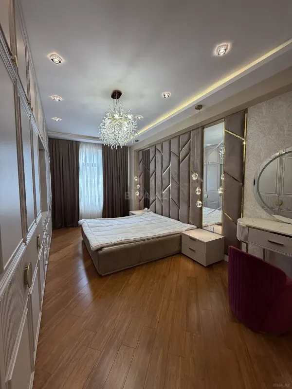 Satılır 3 otaqlı mənzil 167 m²