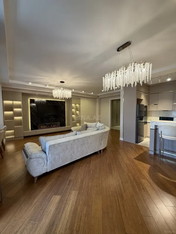 Satılır 3 otaqlı mənzil 167 m²