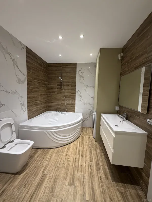 Satılır 3 otaqlı mənzil 167 m²