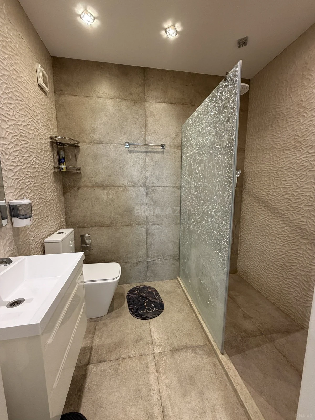 Satılır 3 otaqlı mənzil 167 m²