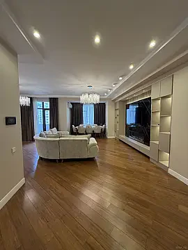 Satılır 3 otaqlı mənzil 167 m² — Bakı 3 otaq 167.00 m²