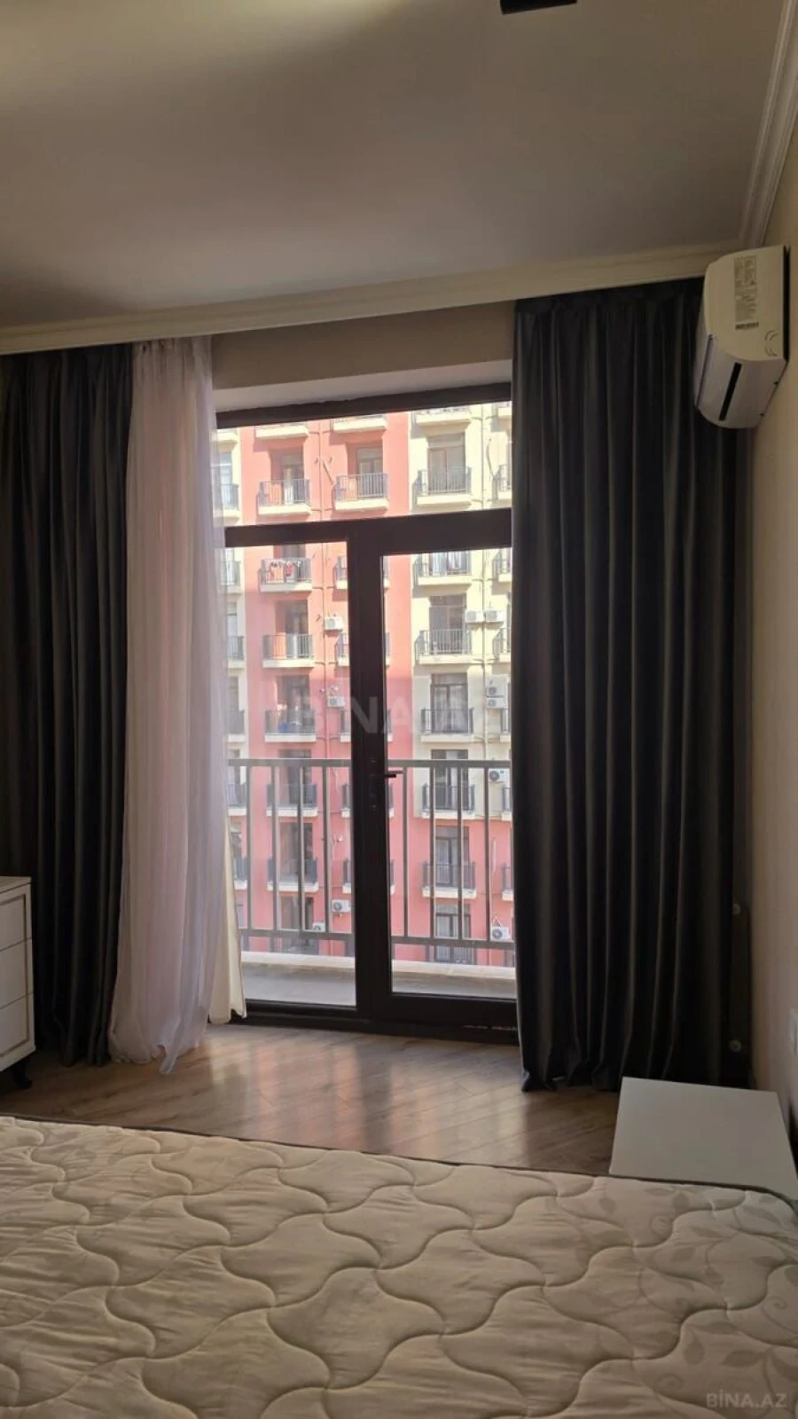 Kirayə verilir 2 otaqlı mənzil 90 m²