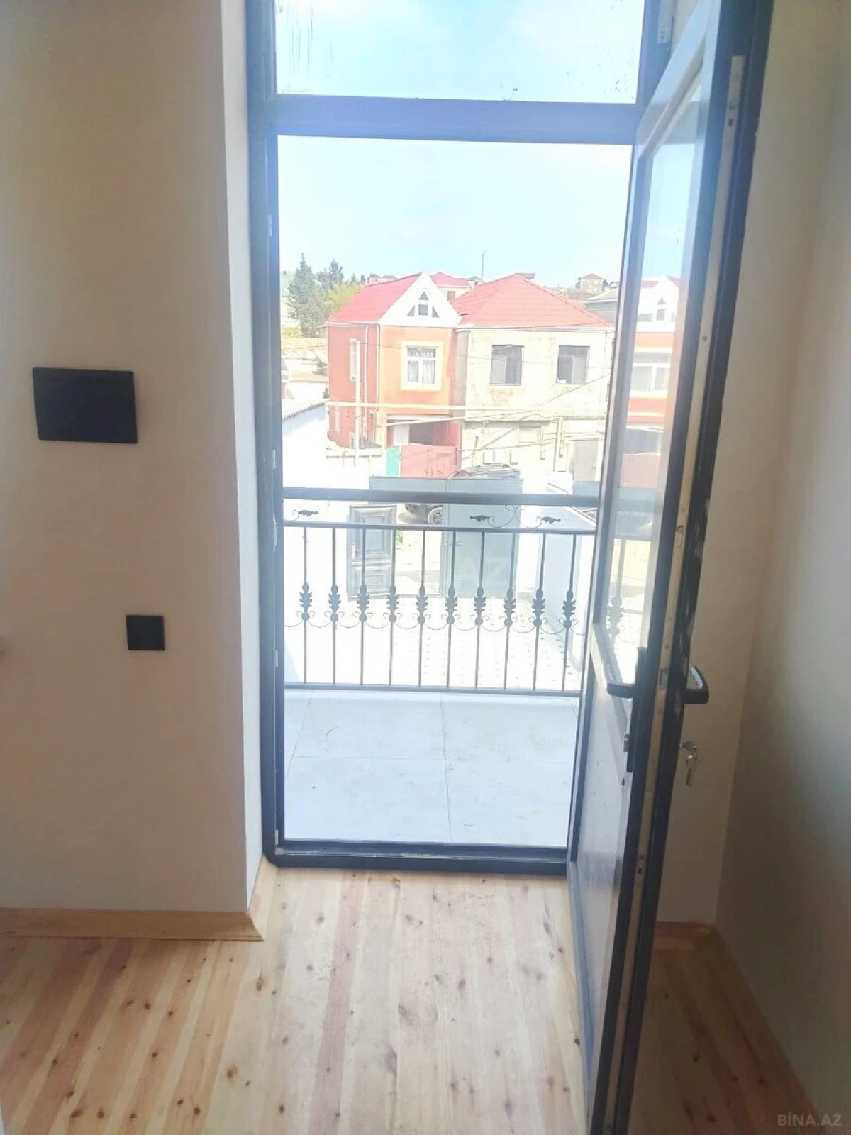 Satılır 4 otaqlı həyət evi 160 m²