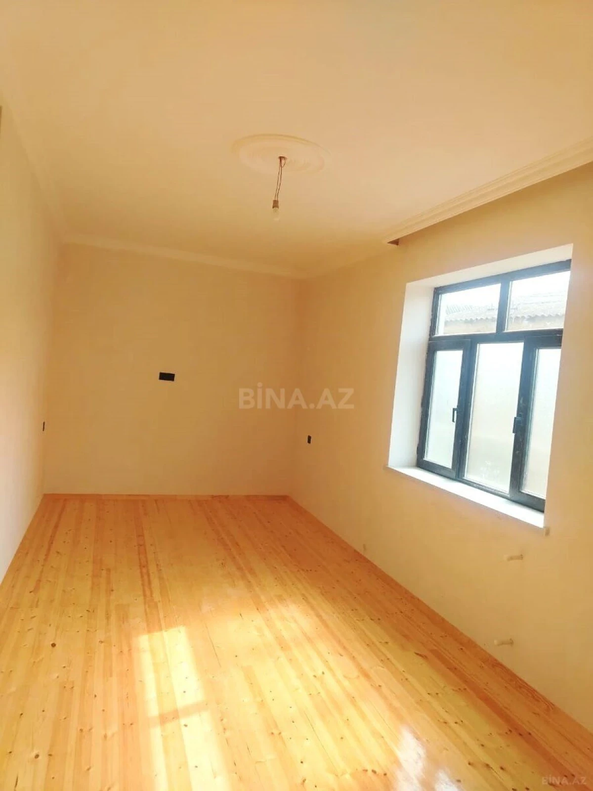 Satılır 4 otaqlı həyət evi 160 m²